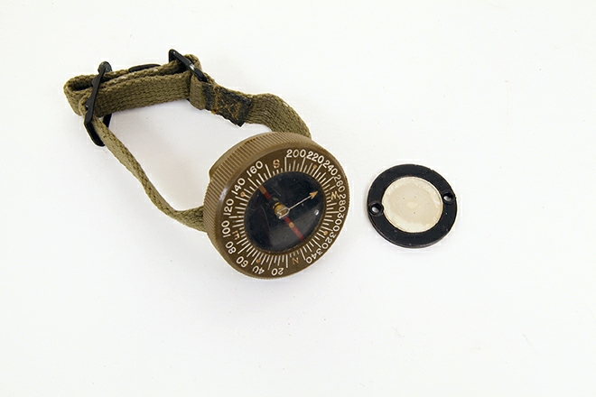 wrist-compass-disc